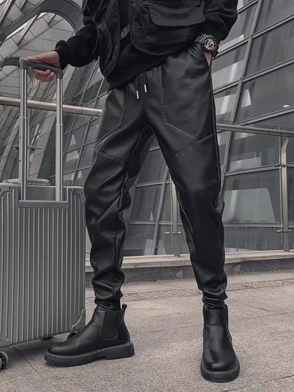 Men's Fleece-Lined Warm Leather Pants for Autumn/Winter - Trendy Pure Black Windproof Thickened Casual Long Trousers for Food De